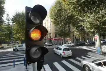 Interprétation et signification du symbole des feux de croisement un éclairage pour votre sécurité routière