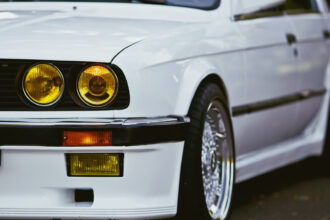 Des icônes de la route : le charme intemporel des alpina e30 !