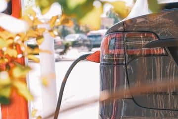 kit-solaire-borne-recharge-vehicule-electrique