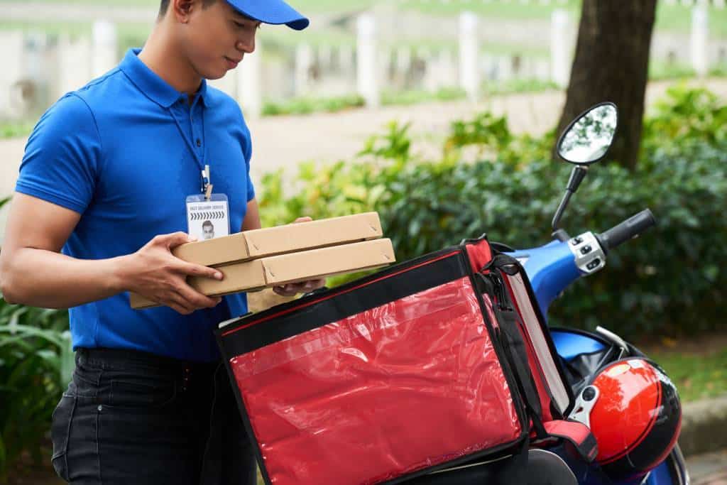 livreur scooter électrique